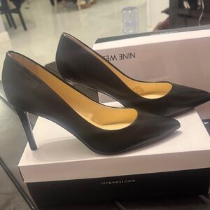 Nine West Black Pointed Leather Classic Pumps